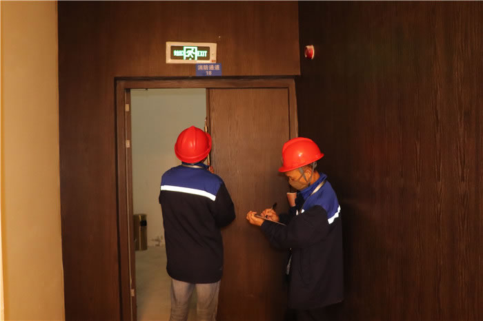 四川榮安企業(yè)管理有限公司對“興發(fā)廣場”進場維保檢測